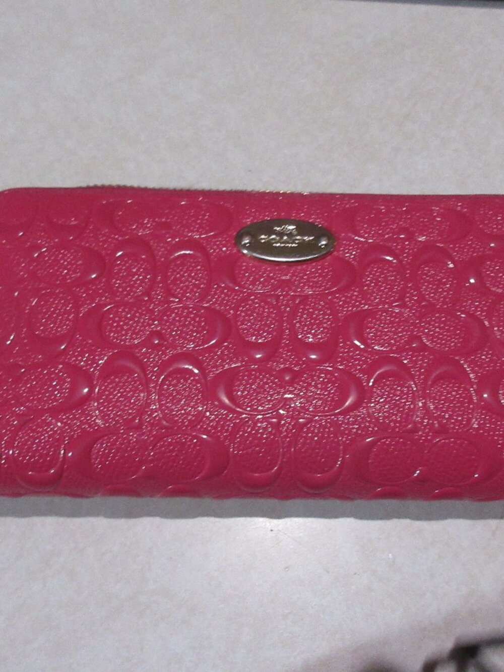 Coach wallet, signature zip around embossed logo dk pink fushcia rare saffriano
